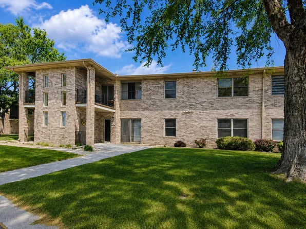 944 Birch Dr, Crown Point, IN 46307