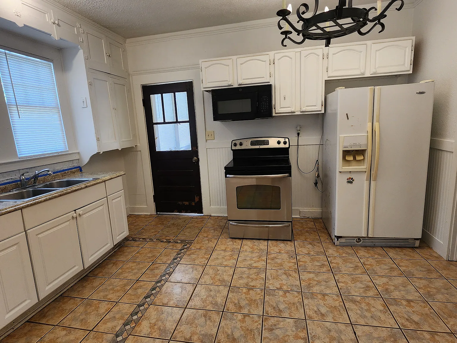 4 bed, 2000 sqft, $1,600 — Photo 4