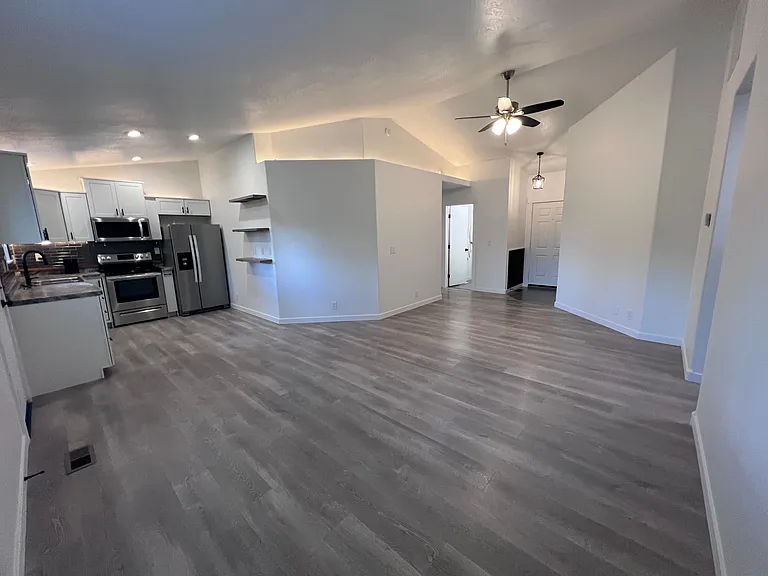E Anemone Ln — Photo 4