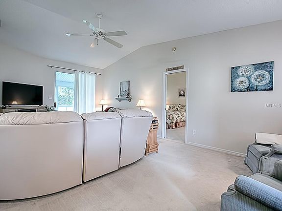 4th image of 5101 Desoto Way