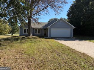 3040 Raymonds Ct, Loganville, GA 30052