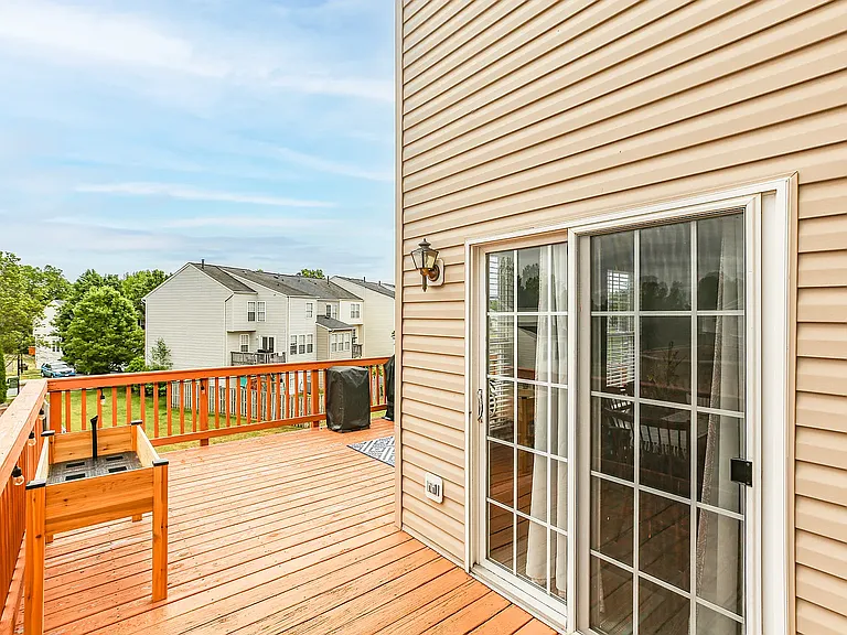7206 Finch Ln — Photo 2