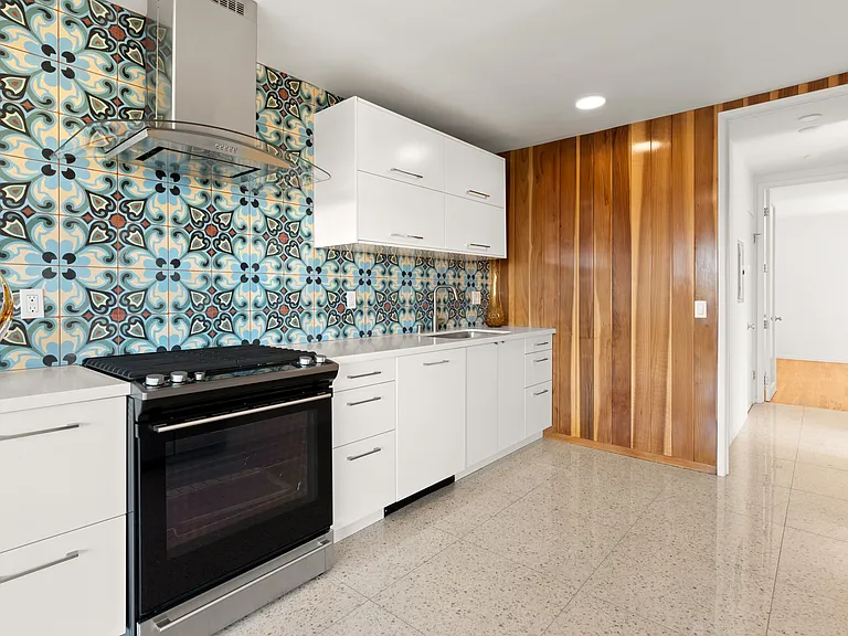 987 Manzanita St #2 — Photo 2