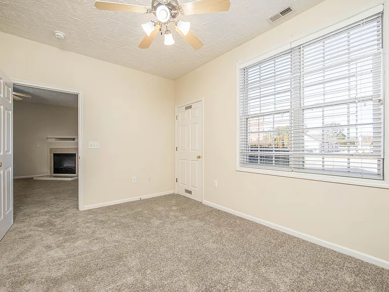 3930-101 Bardstown Ct — Photo 5