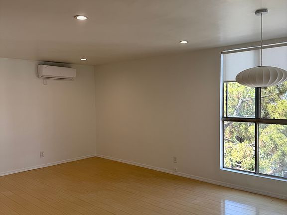 2nd image of 952 Maltman Ave APT 101