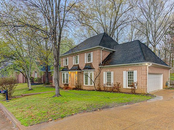 3rd image of 486 Brook Ridge Cres