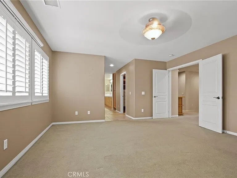 823 Canterbury Ln — Photo 22