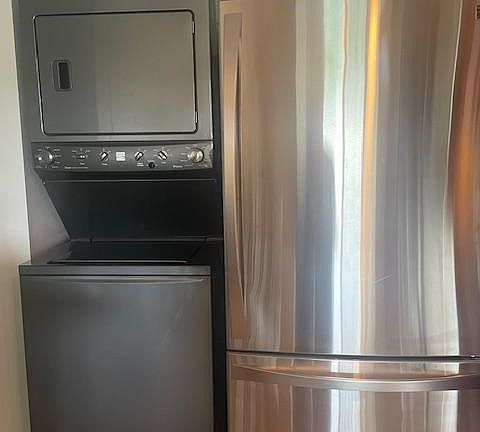 3rd image of 205 Yoakum Pkwy Unit 1226