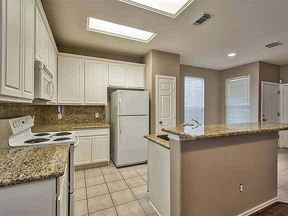 5th image of 16810 Carrollton Creek Ln