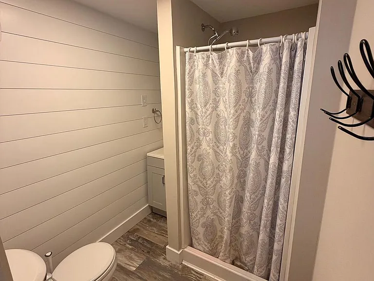 15 W Frederick St #A — Photo 9