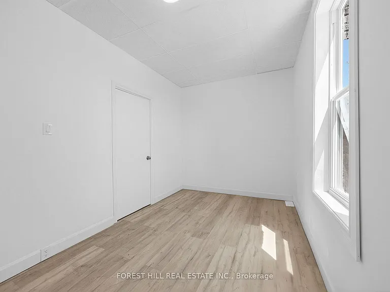 419 Dufferin St — Photo 19