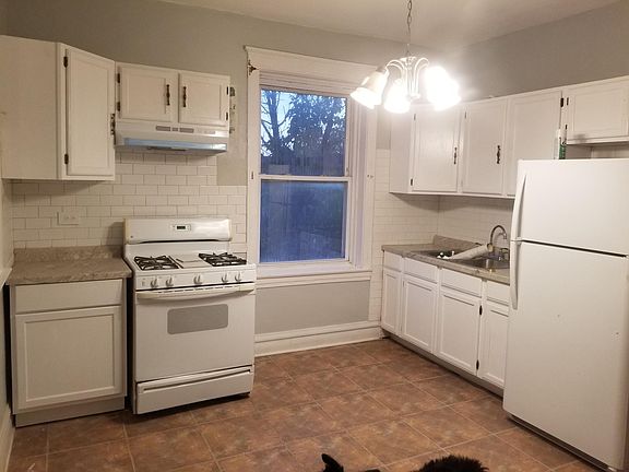 3rd image of 4725 S Western Blvd