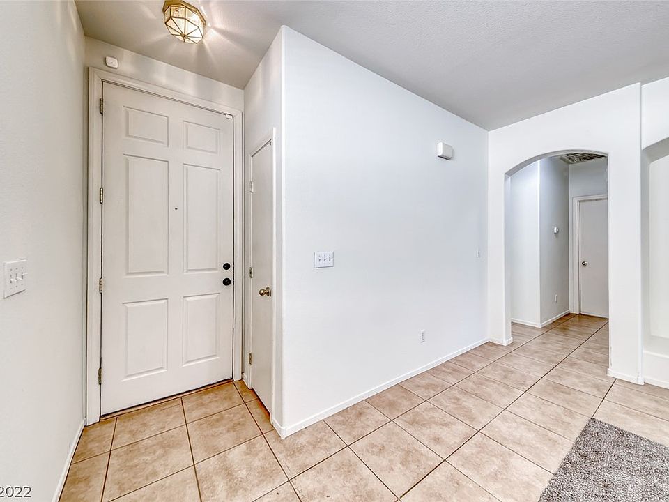 5369 Sleeping Cat St, Las Vegas, NV 89122 | Zillow