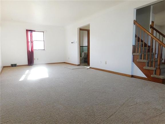 4th image of 108 Church St
