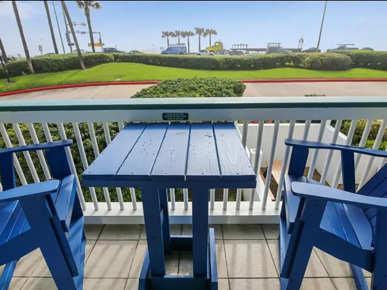 6102 Seawall Blvd #102B — Photo 3