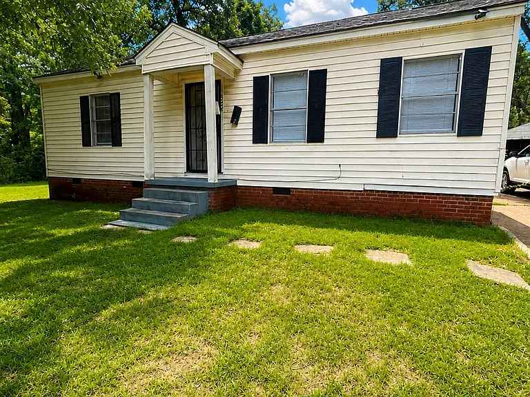 324 Bobby Rush Blvd — Photo 1