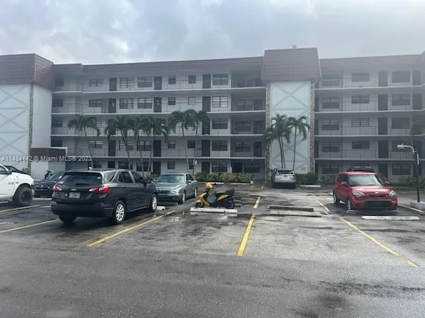 1335 W 68th St APT 406, Hialeah, FL 33014
