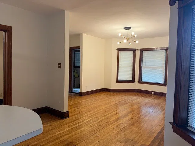 2 bed, 1100 sqft, $2,200 — Photo 3