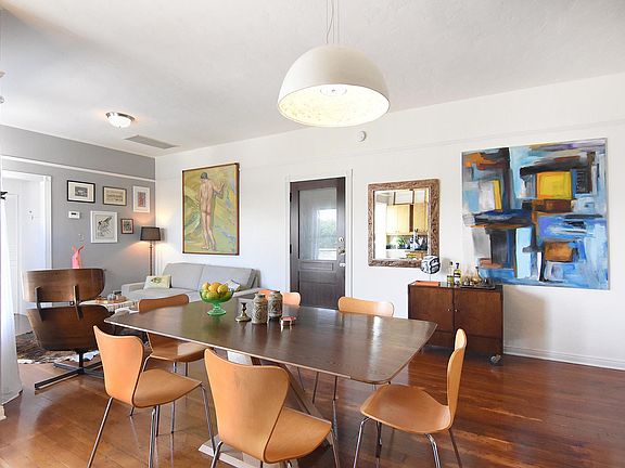 4th image of 351 S La Brea Ave #B