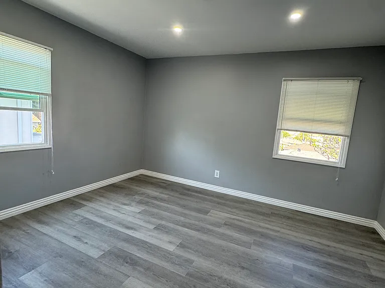 Large Bedroom