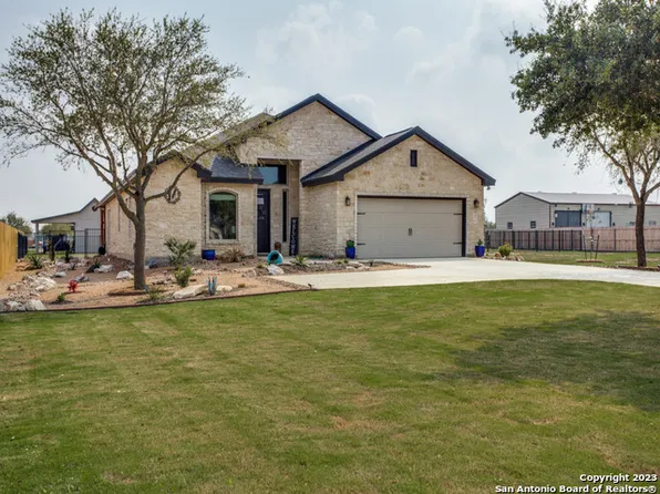 172 E MEDIUM MEADOW DR, Lytle, TX 78052