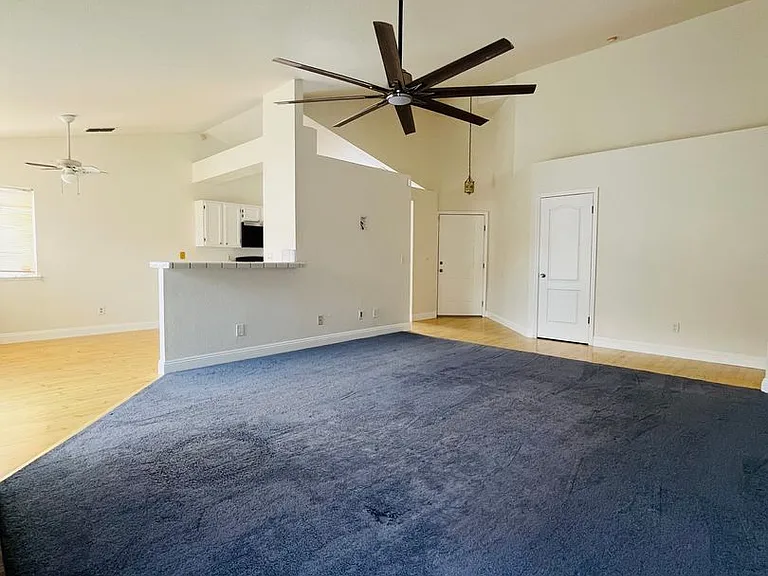 836 Marsh Creek Dr — Photo 18