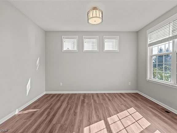 4th image of 8497 Tahoe Dr