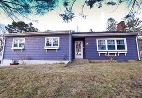 3rd image of 11 West Cir
