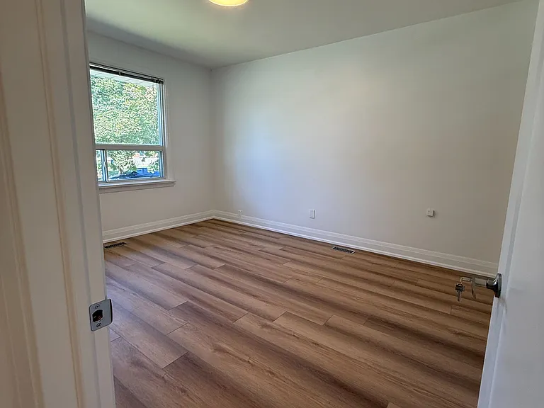 21 Chopin Ave — Photo 11