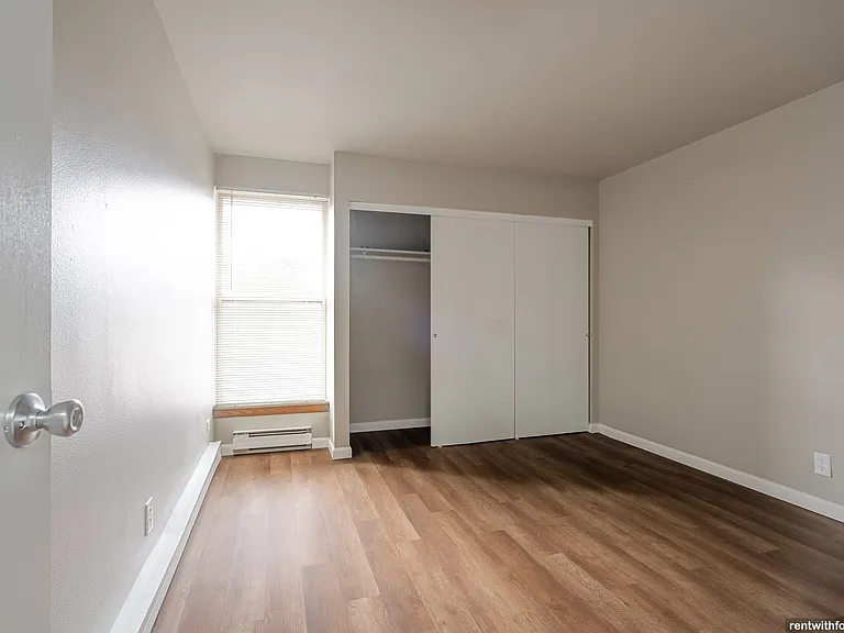 8827-8865 W Appleton Ave — Photo 13