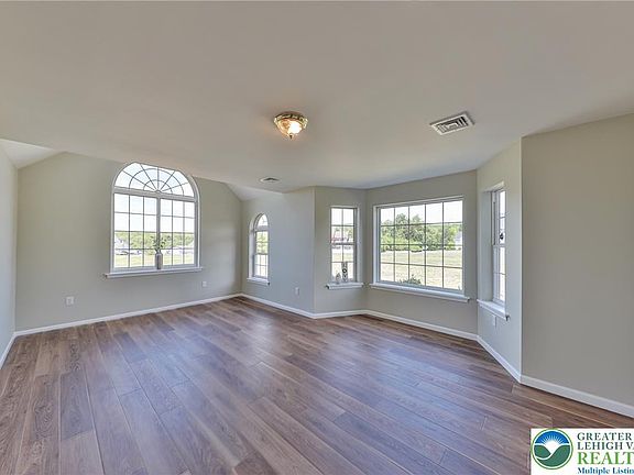 5th image of 209 Terrace Dr