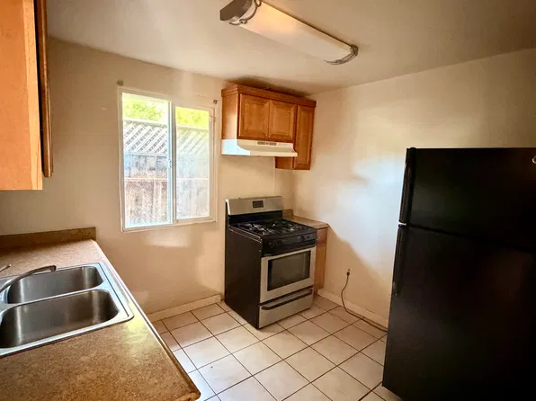 720 N Cloverdale Blvd #3, Cloverdale, CA 95425