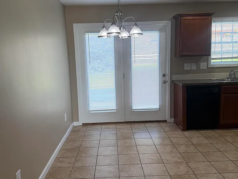 969 Sugarbush Trl — Photo 5