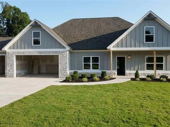 213 Randolph Farms Dr, Dallas, GA 30132