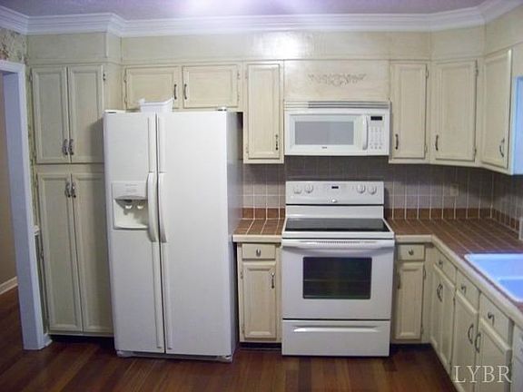 2nd image of 154 Wildwood Dr