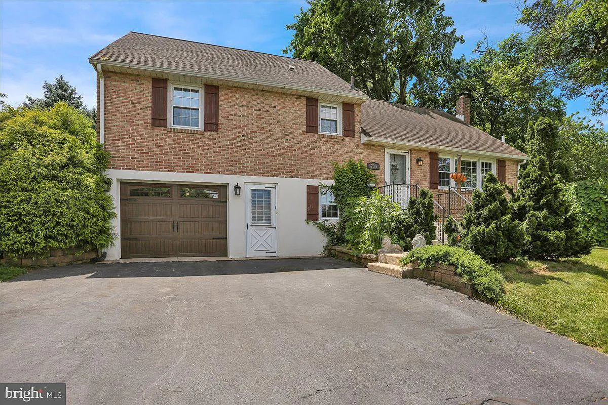 700 Georgia Ave photo 1