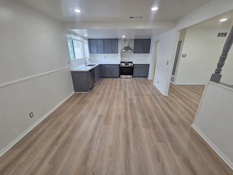 2613 Willard Ave — Photo 7