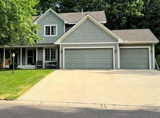 7450 Hidden Valley Trl S, Cottage Grove, MN 55016