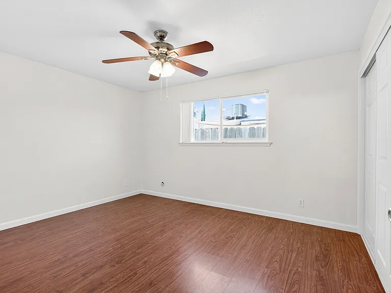 2203 Del Rio Dr — Photo 27