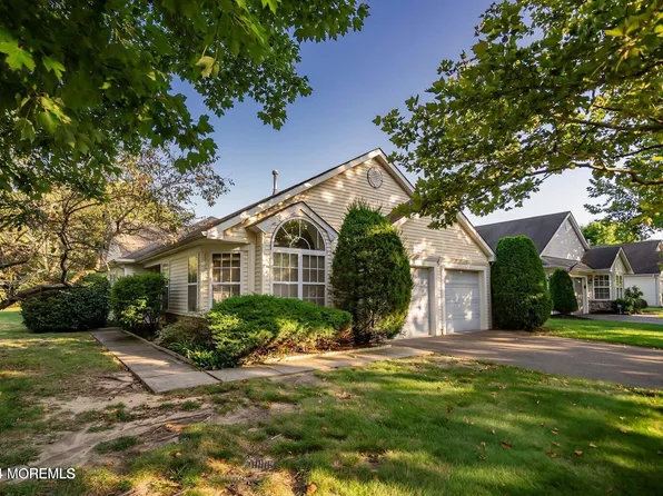 6 Round Valley Court, Lakewood, NJ 08701