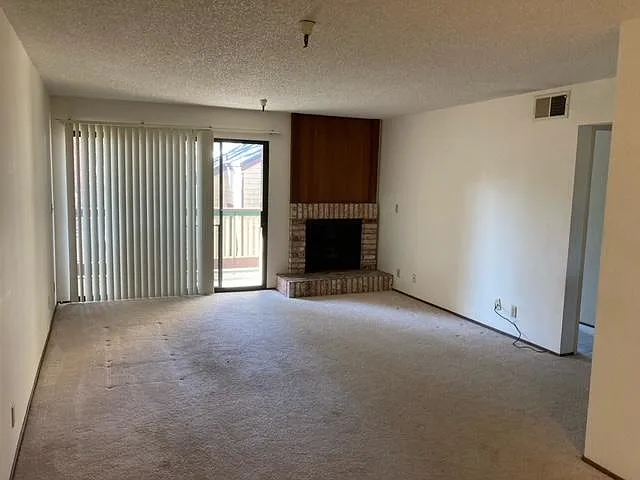 2111 Latham St #116 — Photo 11