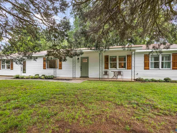 148 Pine St, Decatur, AL 35603