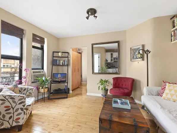 175 Rivington Street image 1 of 6