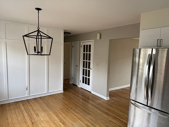 2nd image of 166 Paterson Ave Floor 1