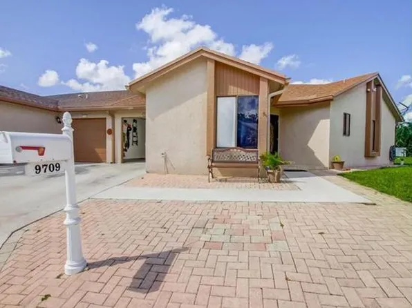 9709 Sunny Isle Circle, Boca Raton, FL 33428