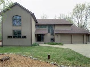 4221 Oakland Dr, Kalamazoo, MI 49008