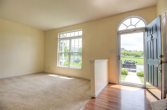 4 bed, 3.5 bath, 2630 sqft, $2,800 — Photo 3