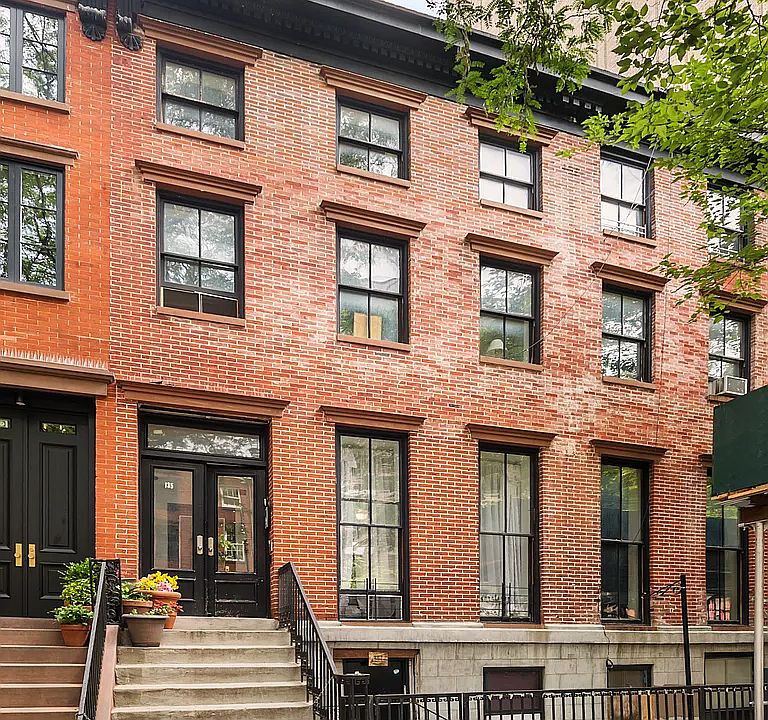 1st image of 135 W 13th St