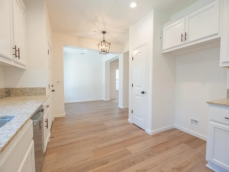5032 Palisade Ave — Photo 6