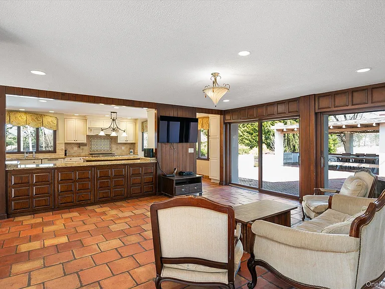 8 Plaka Ct — Photo 15